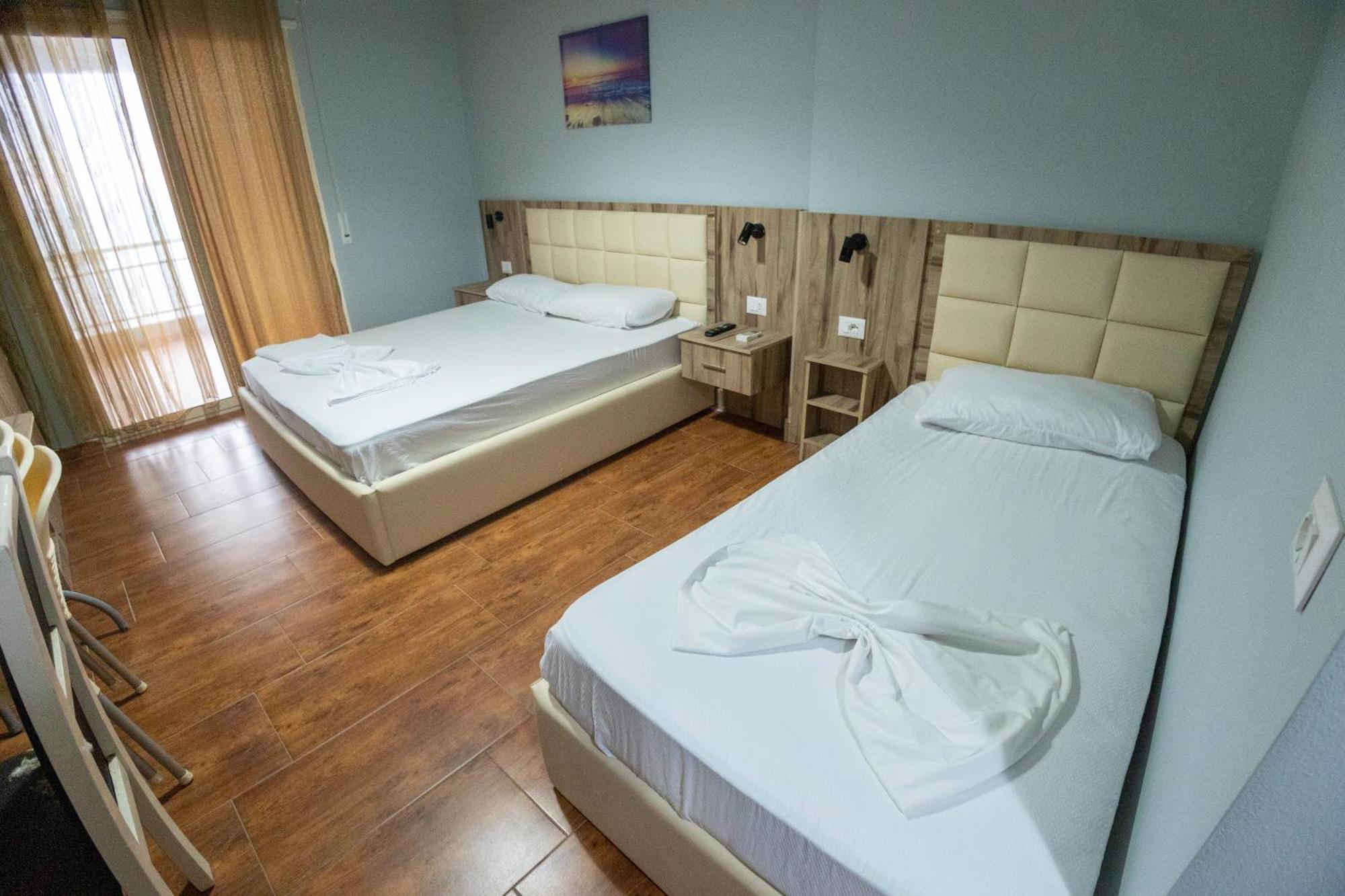 Hotel Klebrido Durrës Exteriör bild