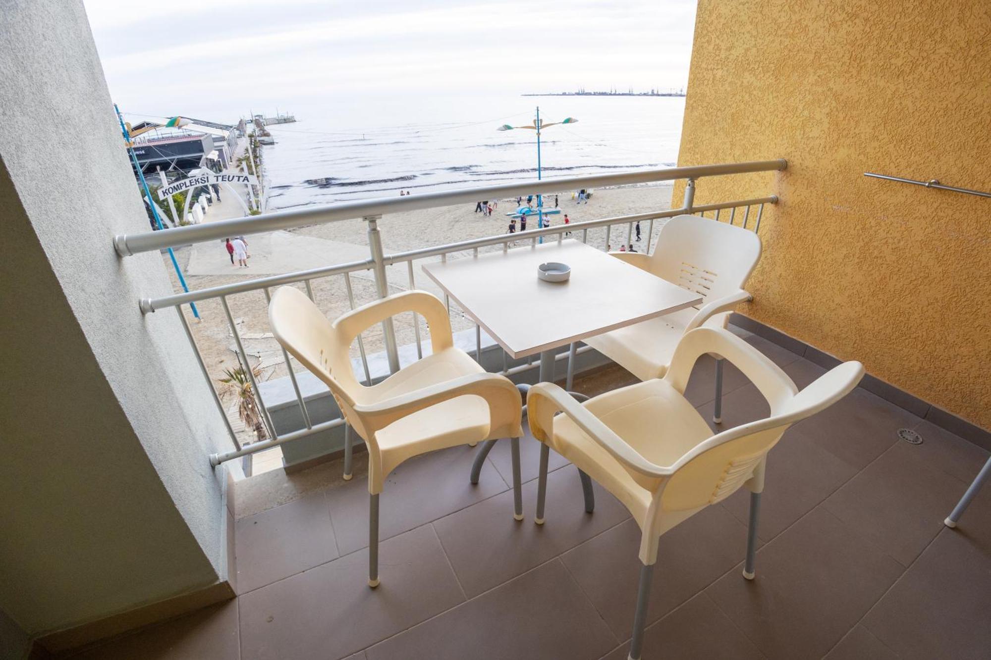 Hotel Klebrido Durrës Exteriör bild