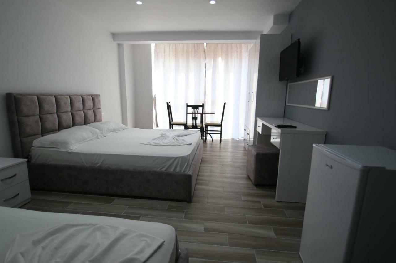 Hotel Klebrido Durrës Exteriör bild